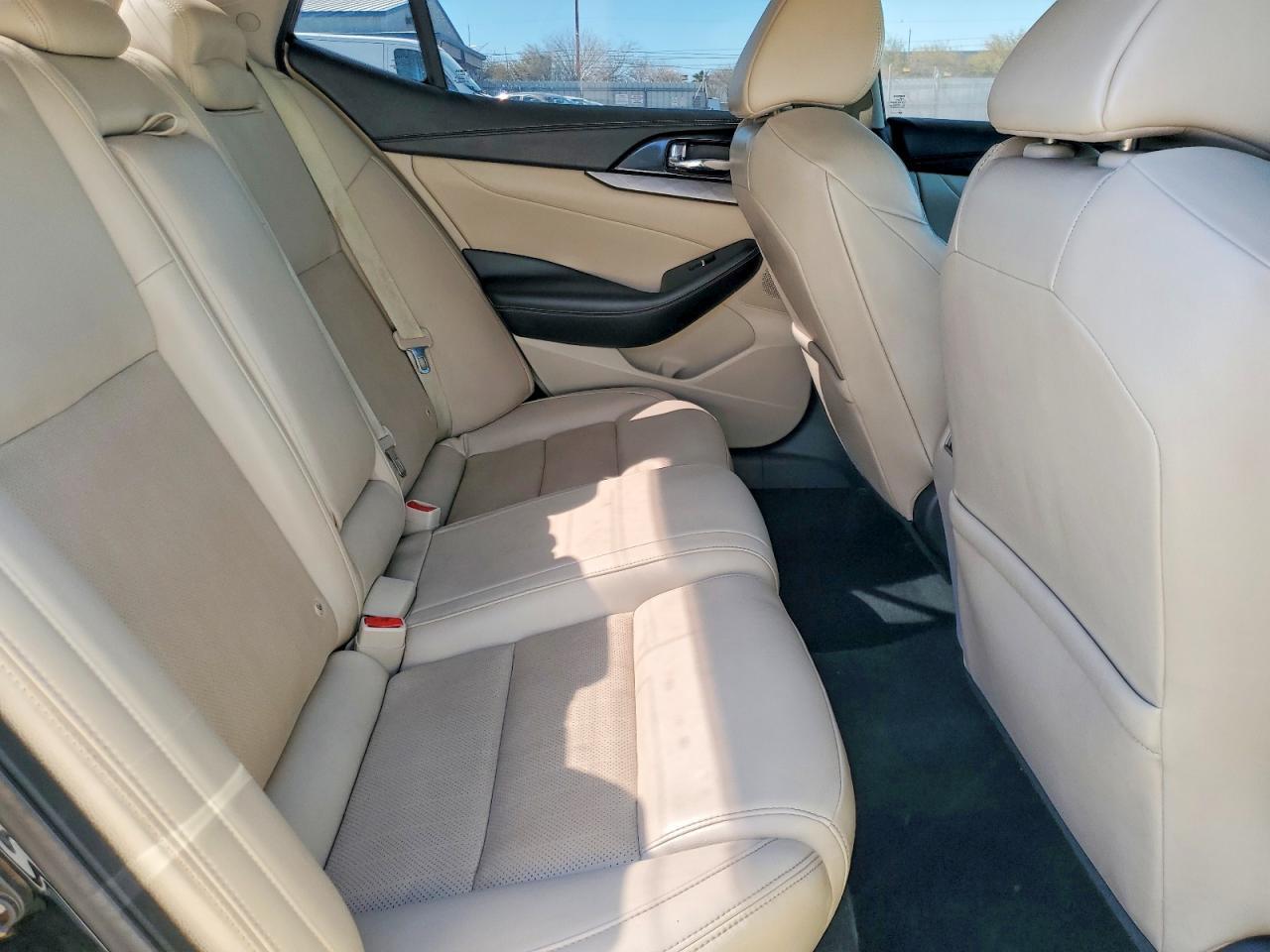 2017 NISSAN Maxima