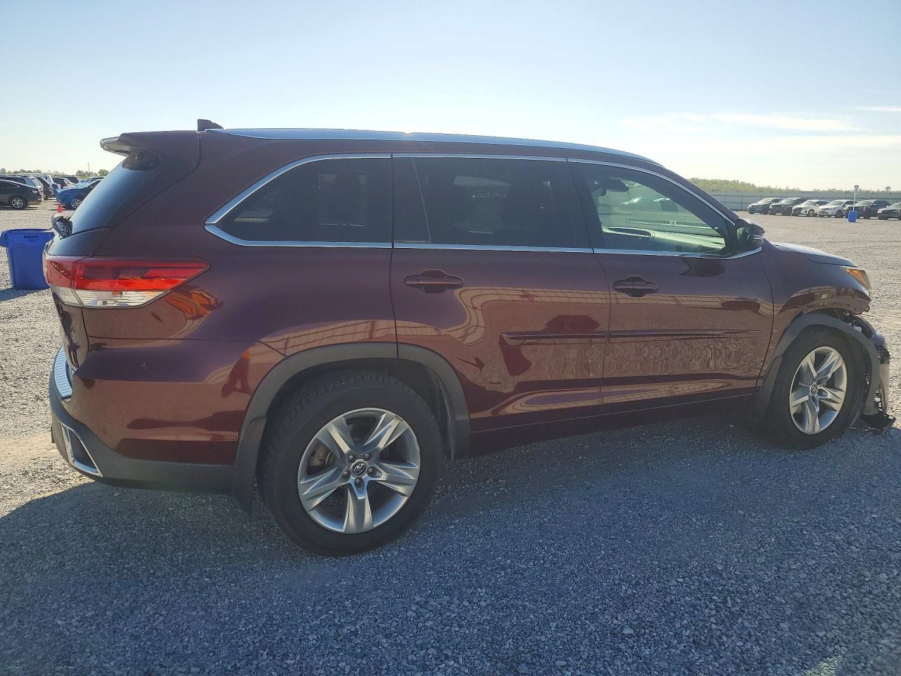 2017 TOYOTA HIGHLANDER