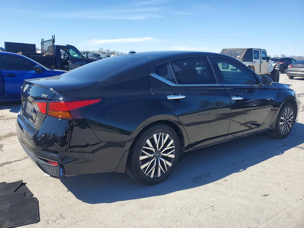2024 NISSAN ALTIMA
