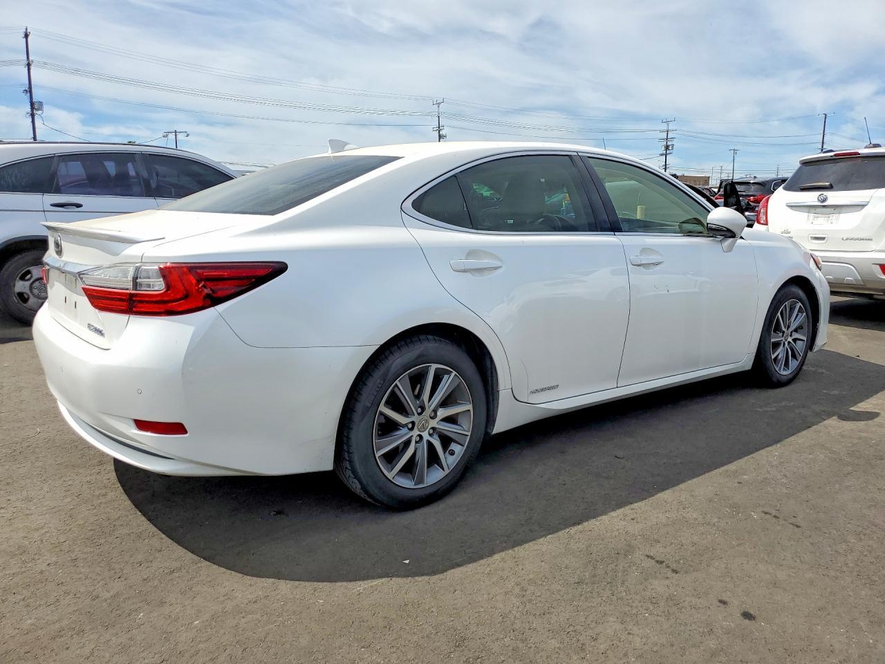 2016 LEXUS ES 300H