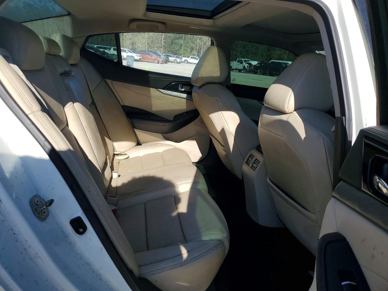 2016 NISSAN Maxima