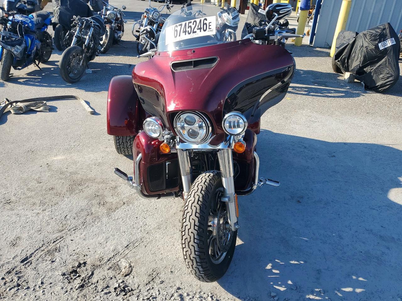 2014 HARLEY-DAVIDSON FLHTCUTG