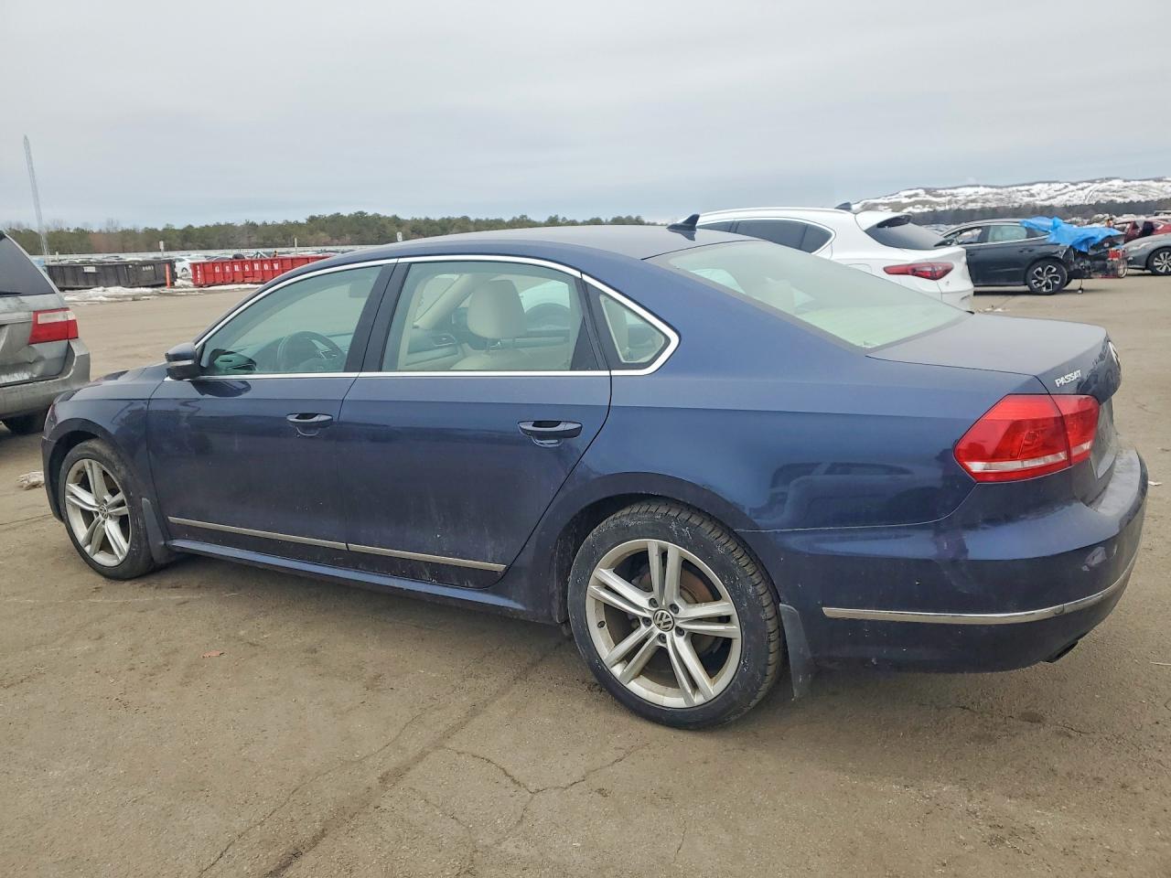 2015 VOLKSWAGEN Passat