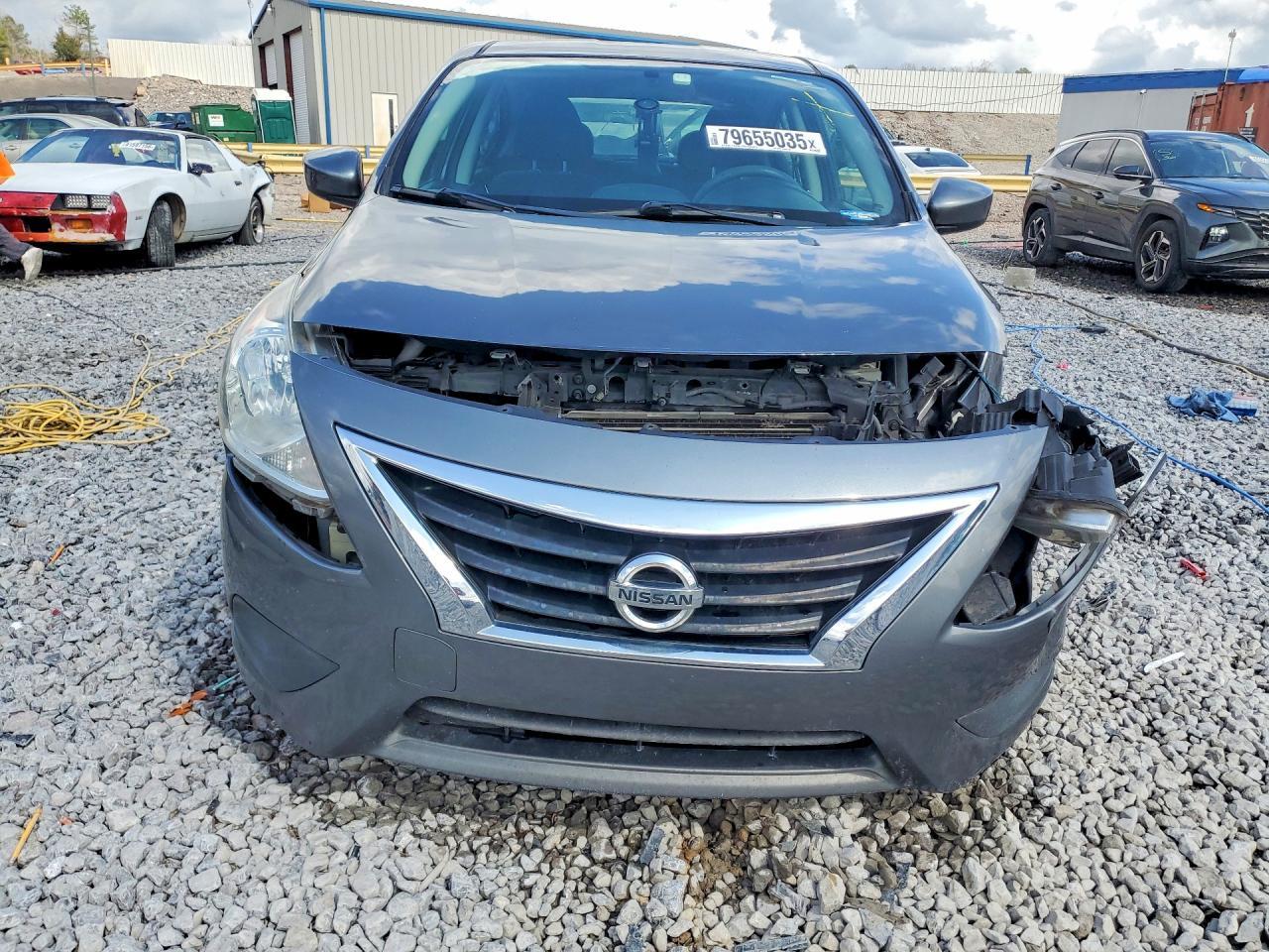 2019 NISSAN VERSA