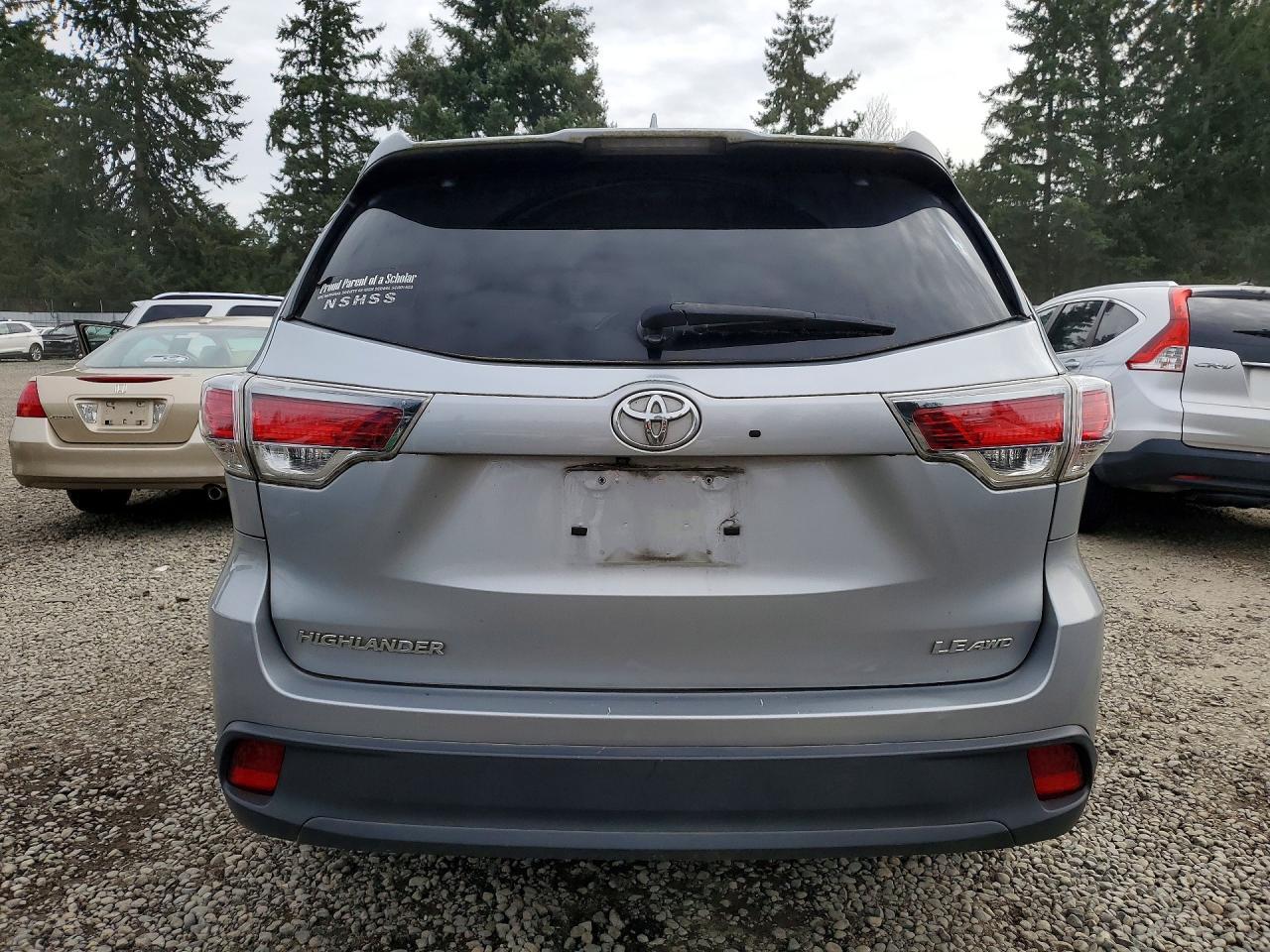 2016 TOYOTA HIGHLANDER