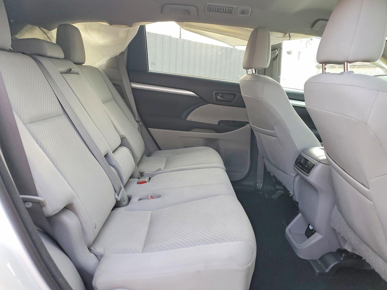 2016 TOYOTA HIGHLANDER