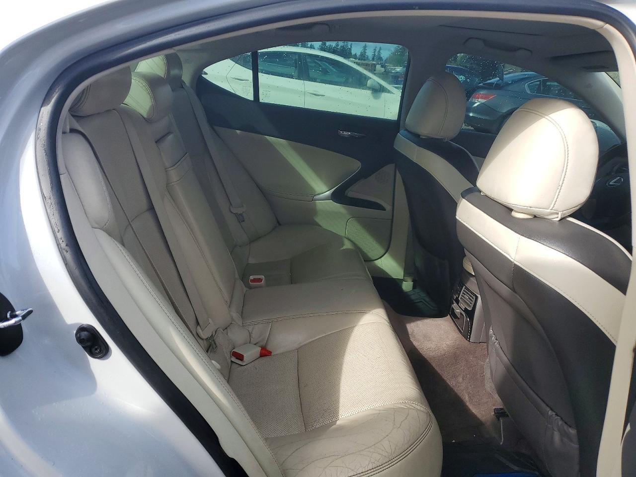 2011 LEXUS IS 250