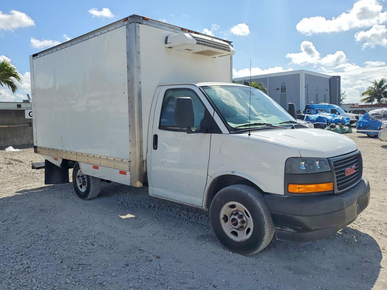 2022 GMC Savana