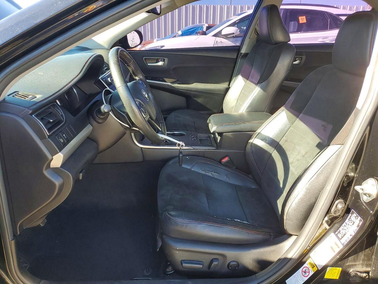 2016 TOYOTA CAMRY