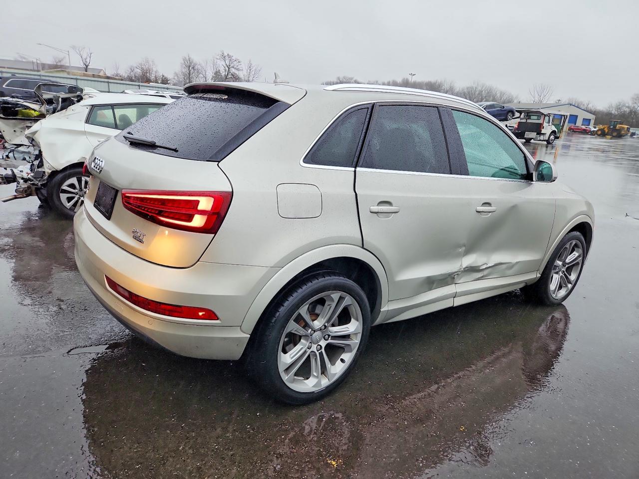 2016 AUDI Q3