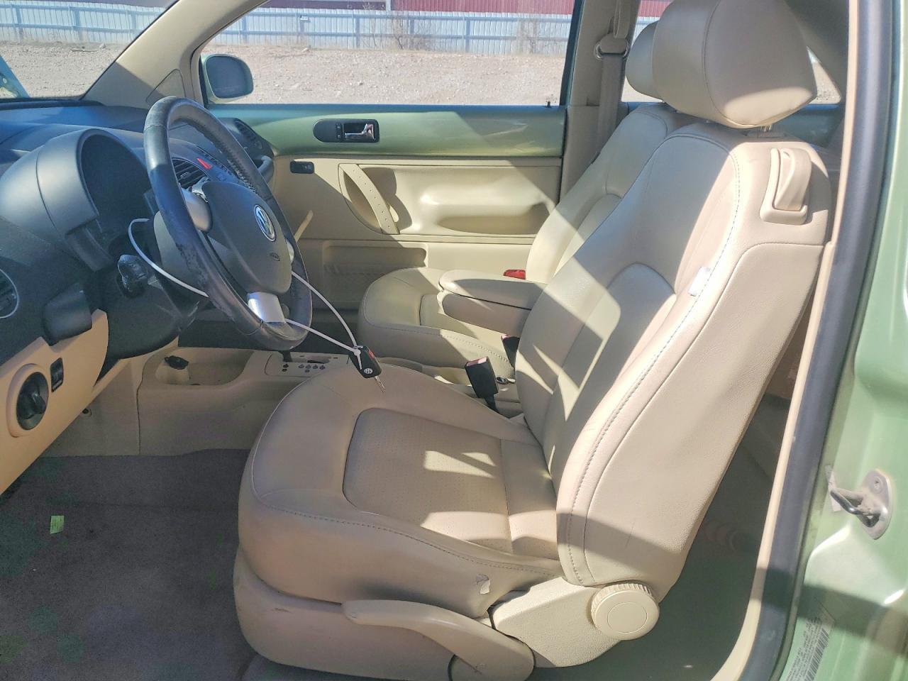 2009 VOLKSWAGEN Beetle