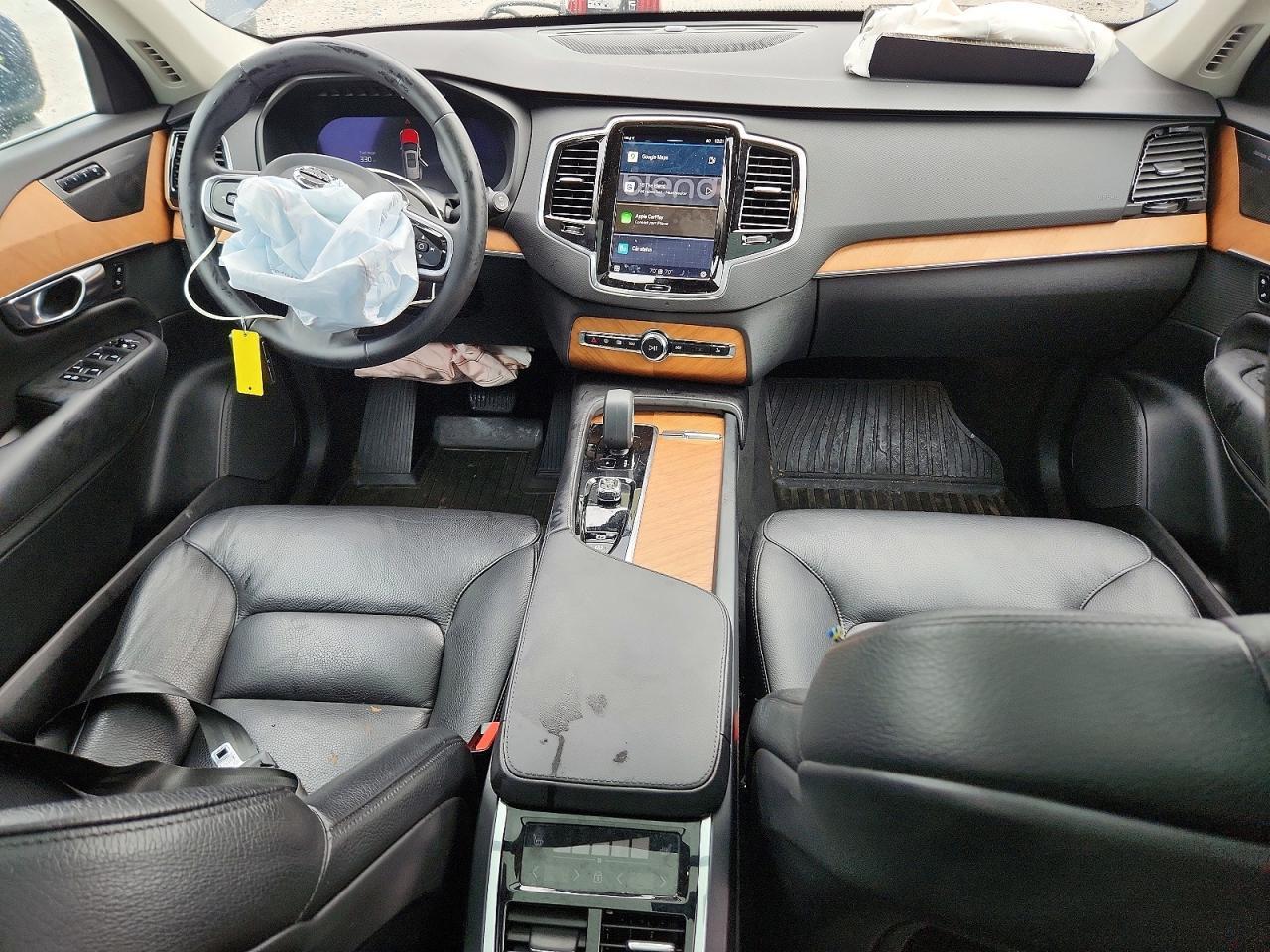 2023 VOLVO XC90
