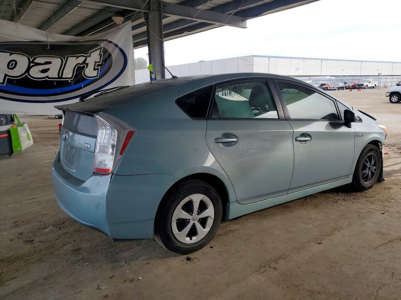 2015 TOYOTA PRIUS