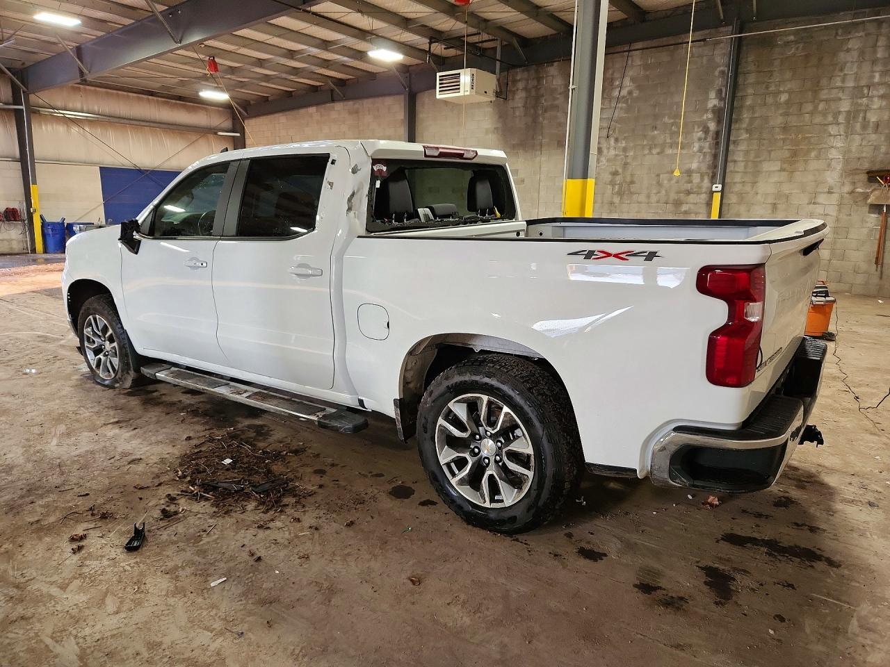 2025 CHEVROLET Silverado