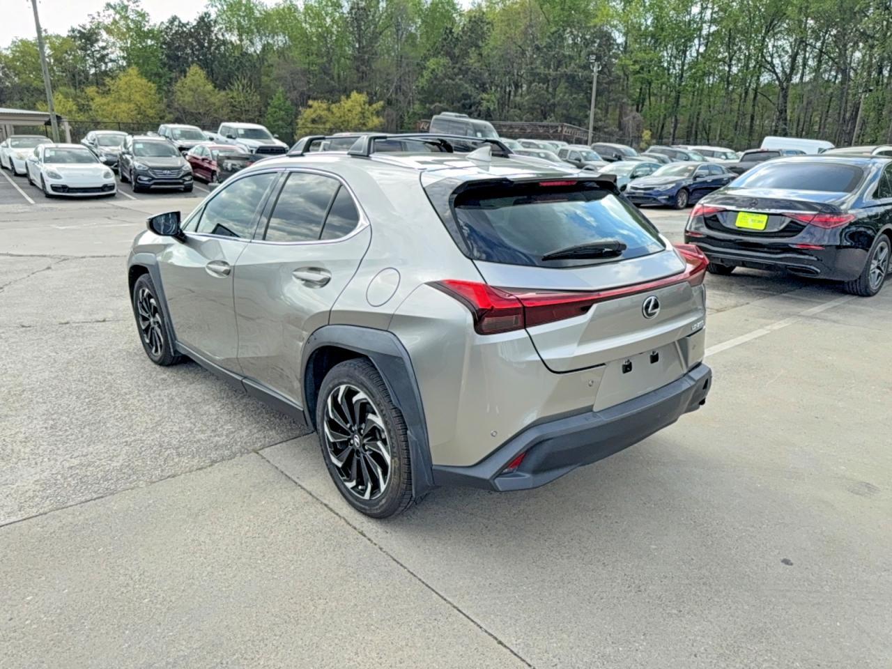 2021 LEXUS UX 200