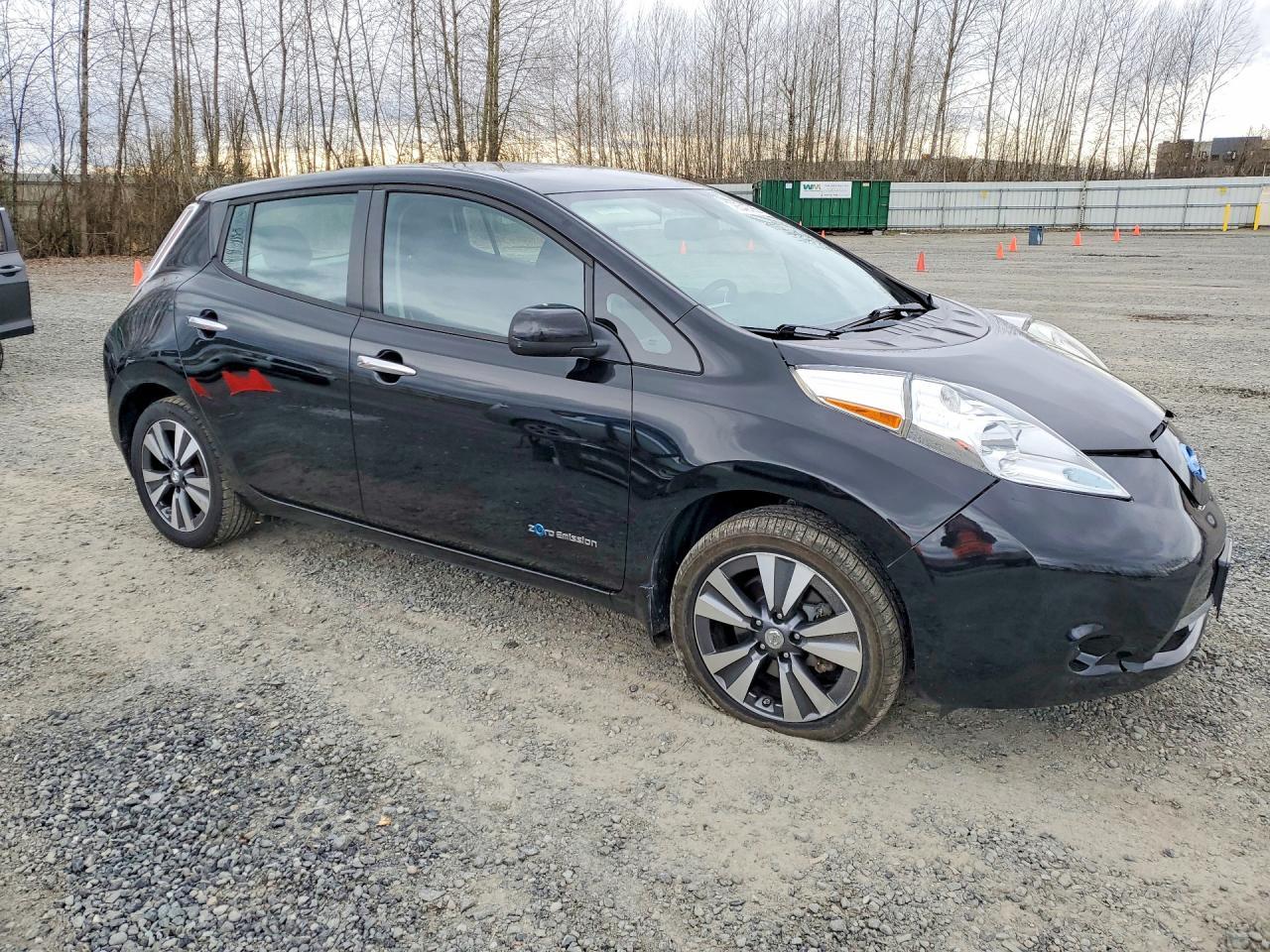 2015 NISSAN LEAF