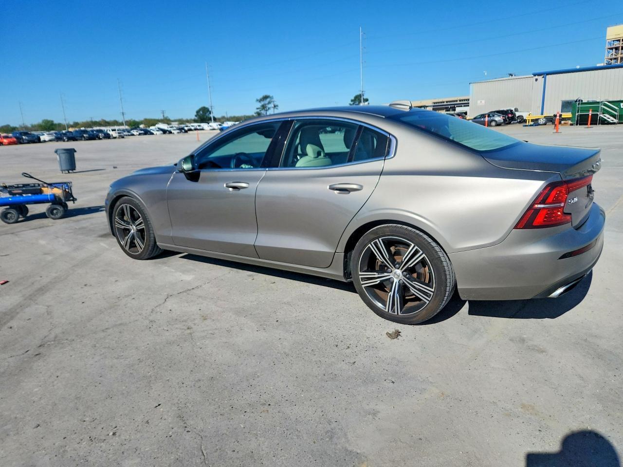 2019 VOLVO S60