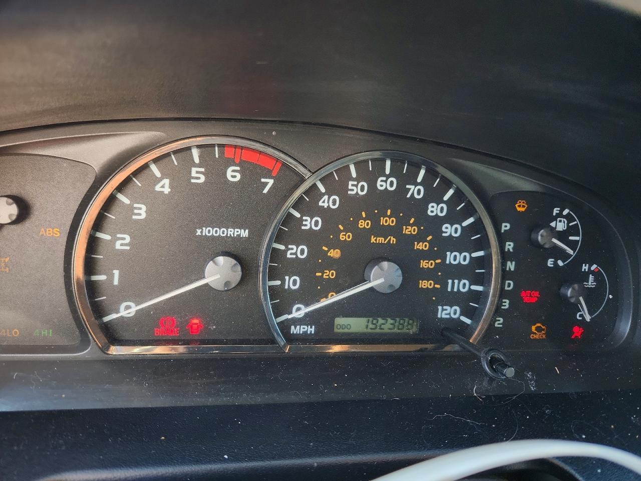 2005 TOYOTA Sequoia