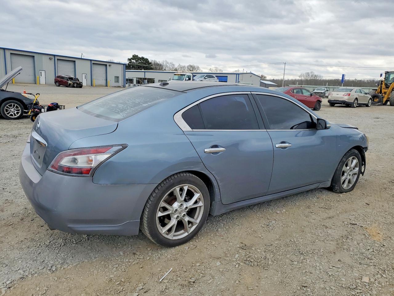 2012 NISSAN Maxima
