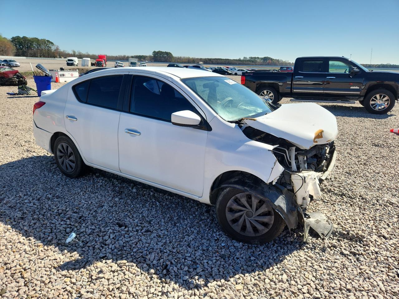 2019 NISSAN VERSA