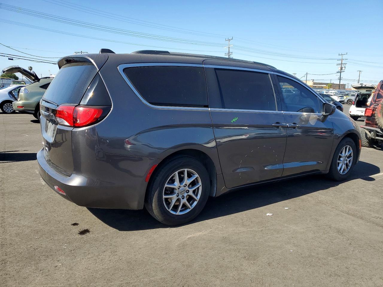 2021 CHRYSLER Voyager