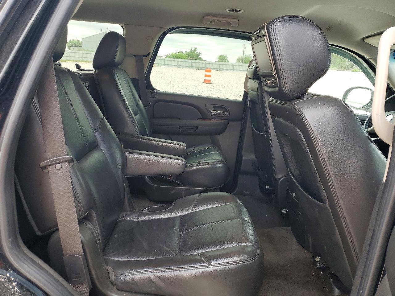 2011 CHEVROLET Tahoe