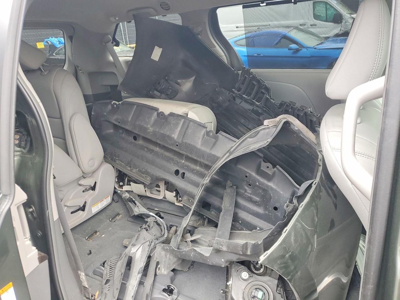 2019 TOYOTA SIENNA