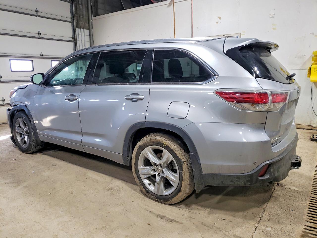 2015 TOYOTA HIGHLANDER