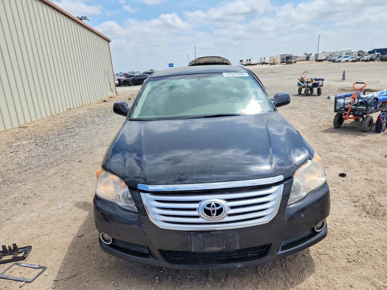 2010 TOYOTA Avalon
