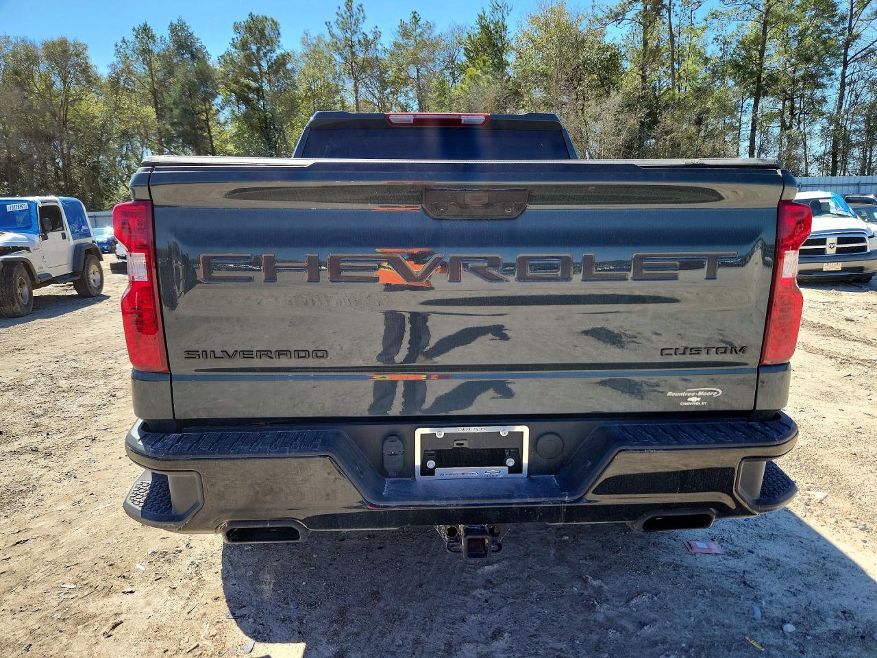 2025 CHEVROLET Silverado