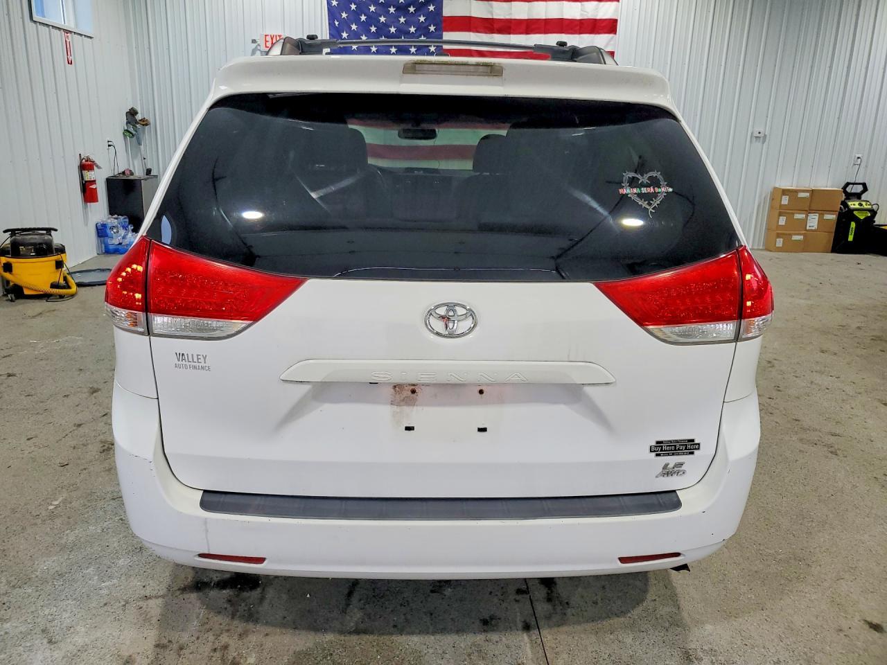 2013 TOYOTA SIENNA