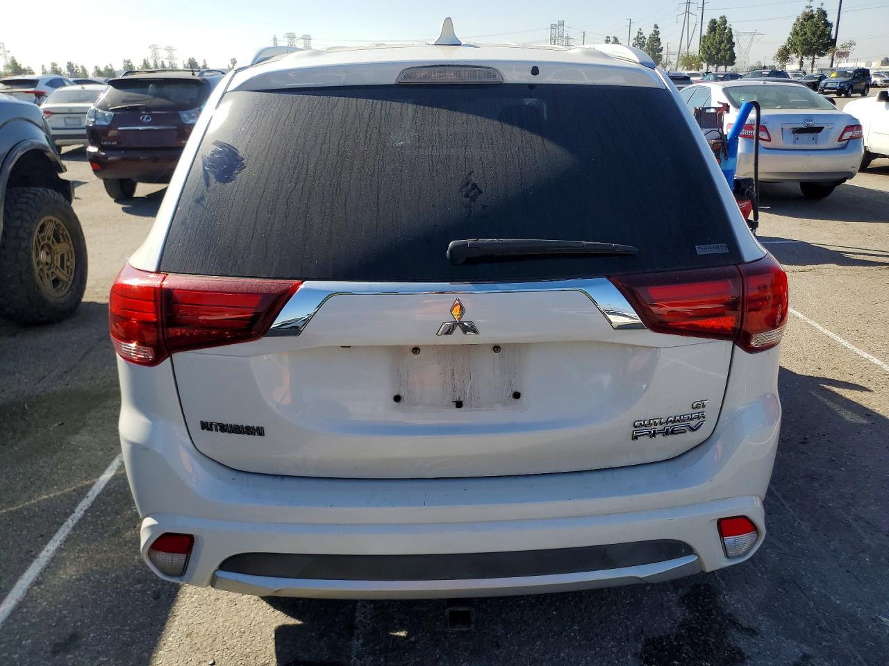 2018 MITSUBISHI outlander