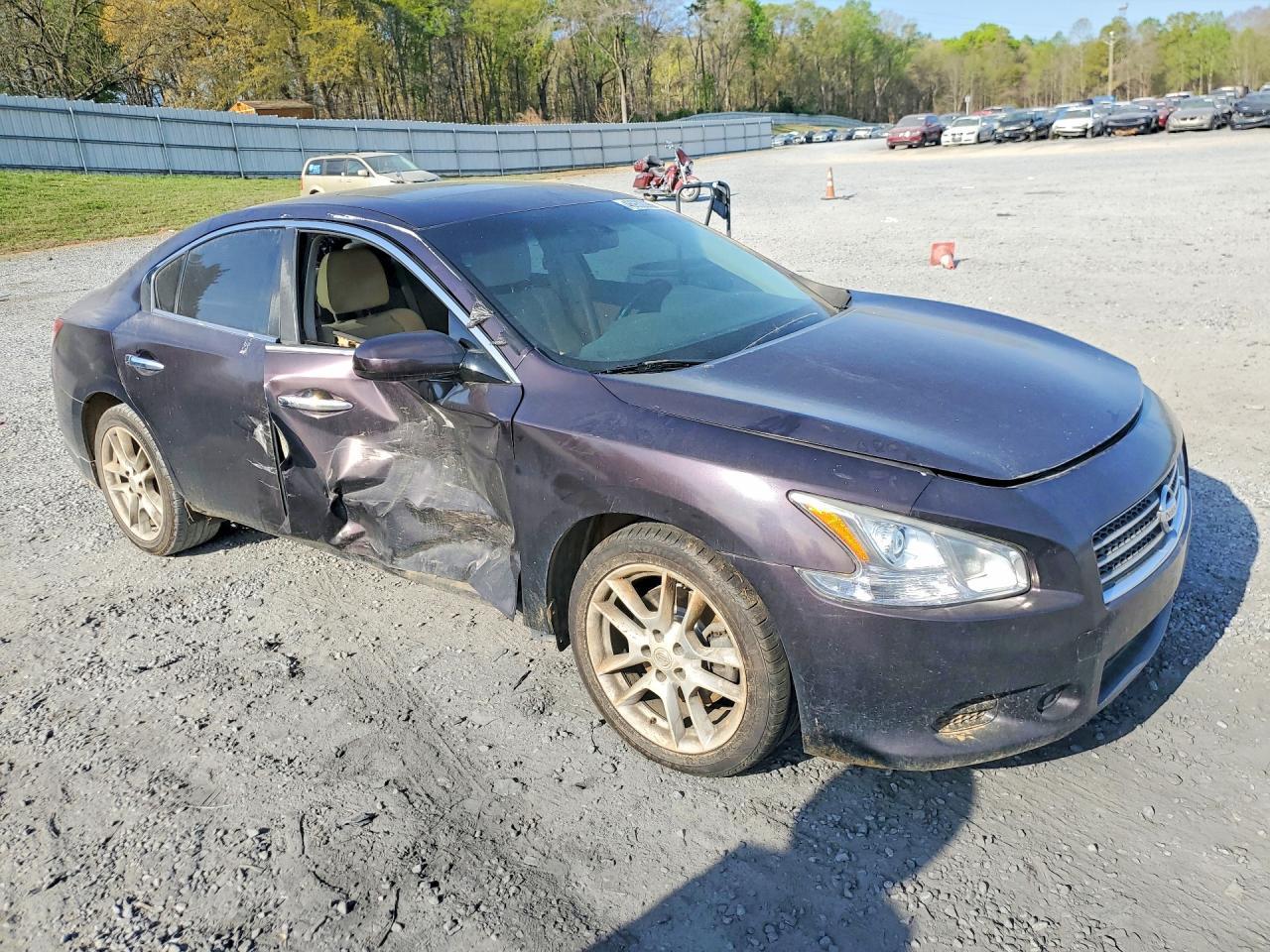 2010 NISSAN Maxima