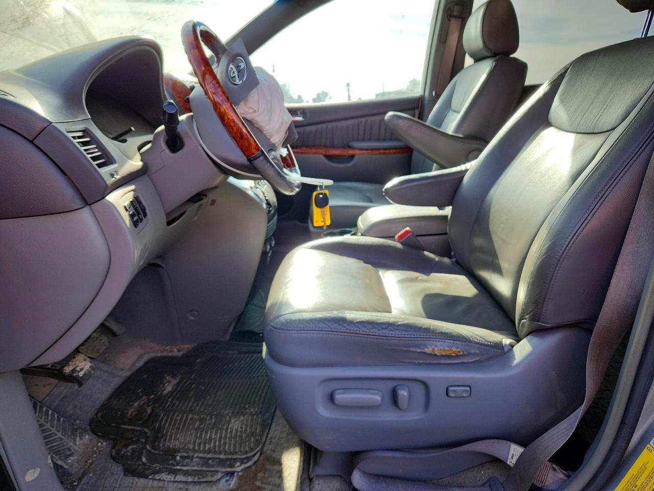 2006 TOYOTA SIENNA