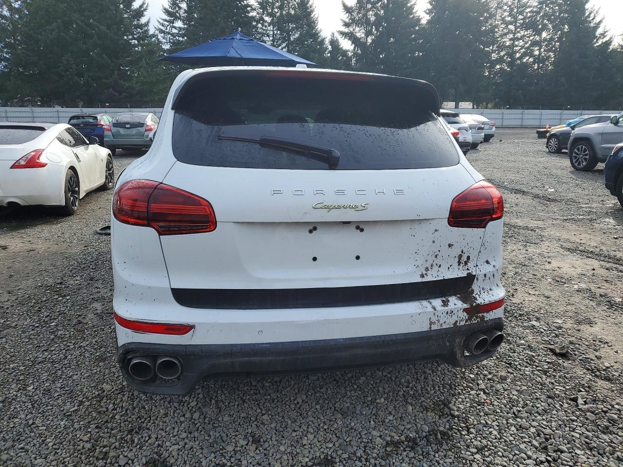 2016 PORSCHE CAYENNE