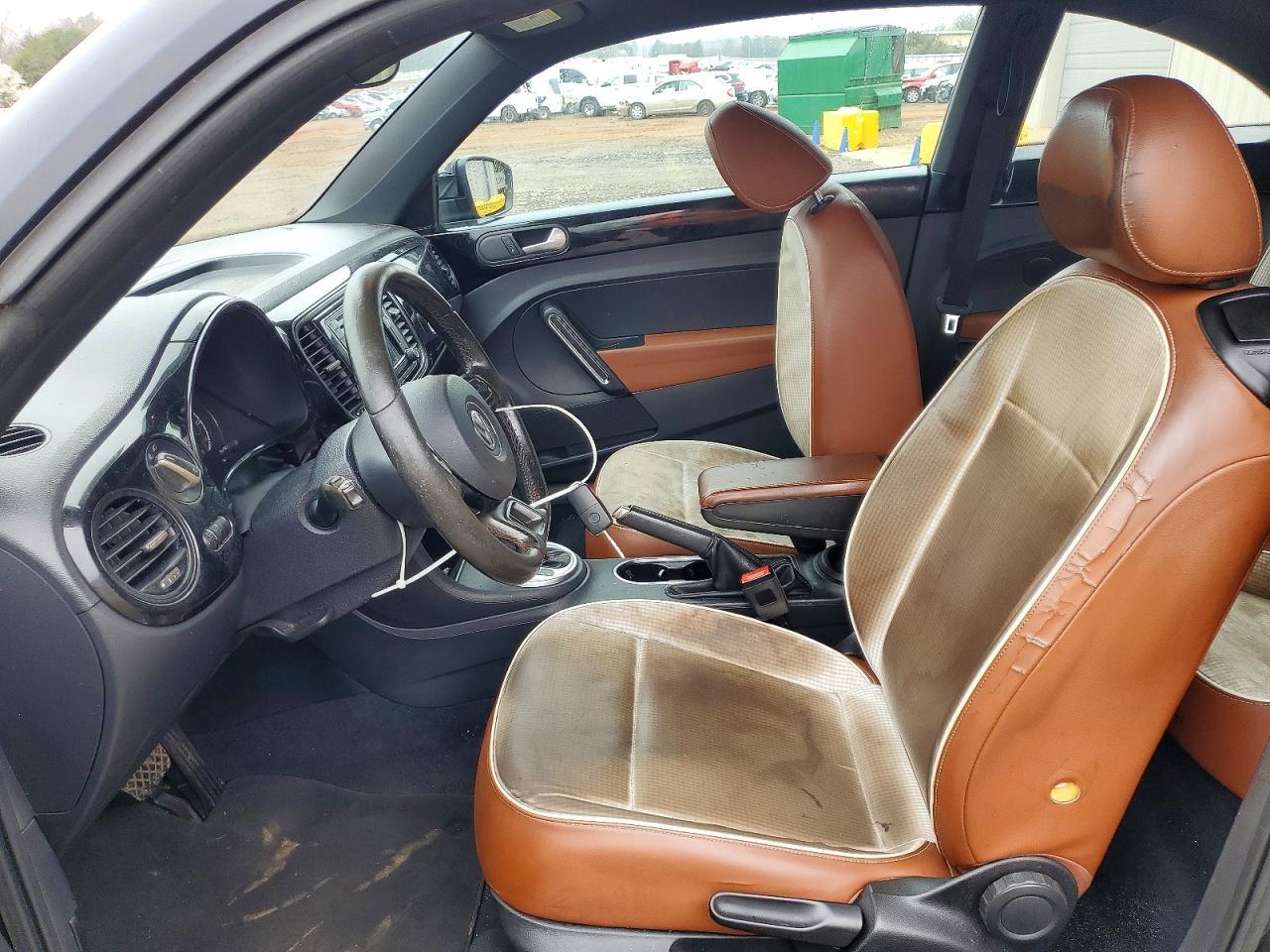 2016 VOLKSWAGEN Beetle