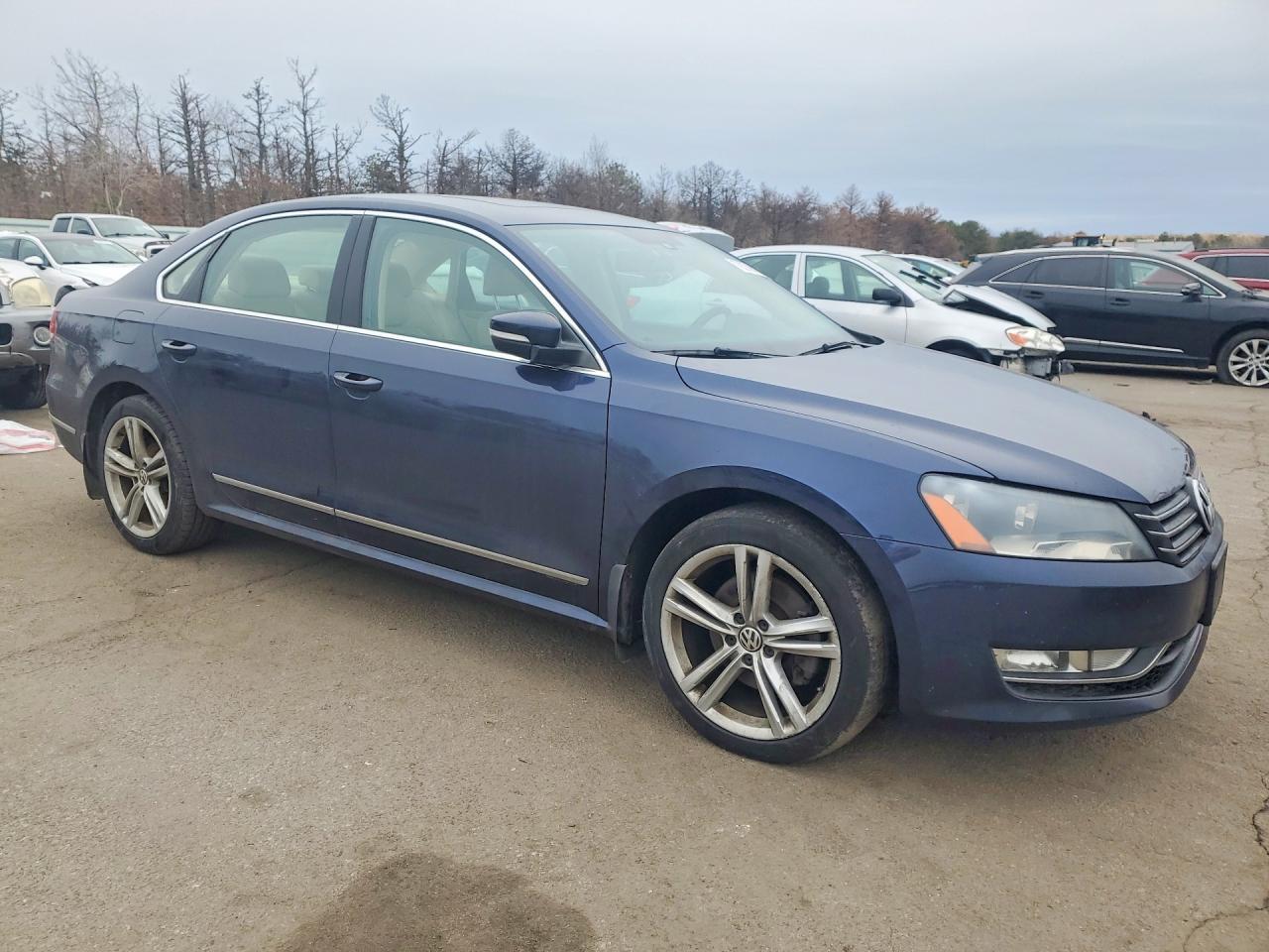 2015 VOLKSWAGEN Passat