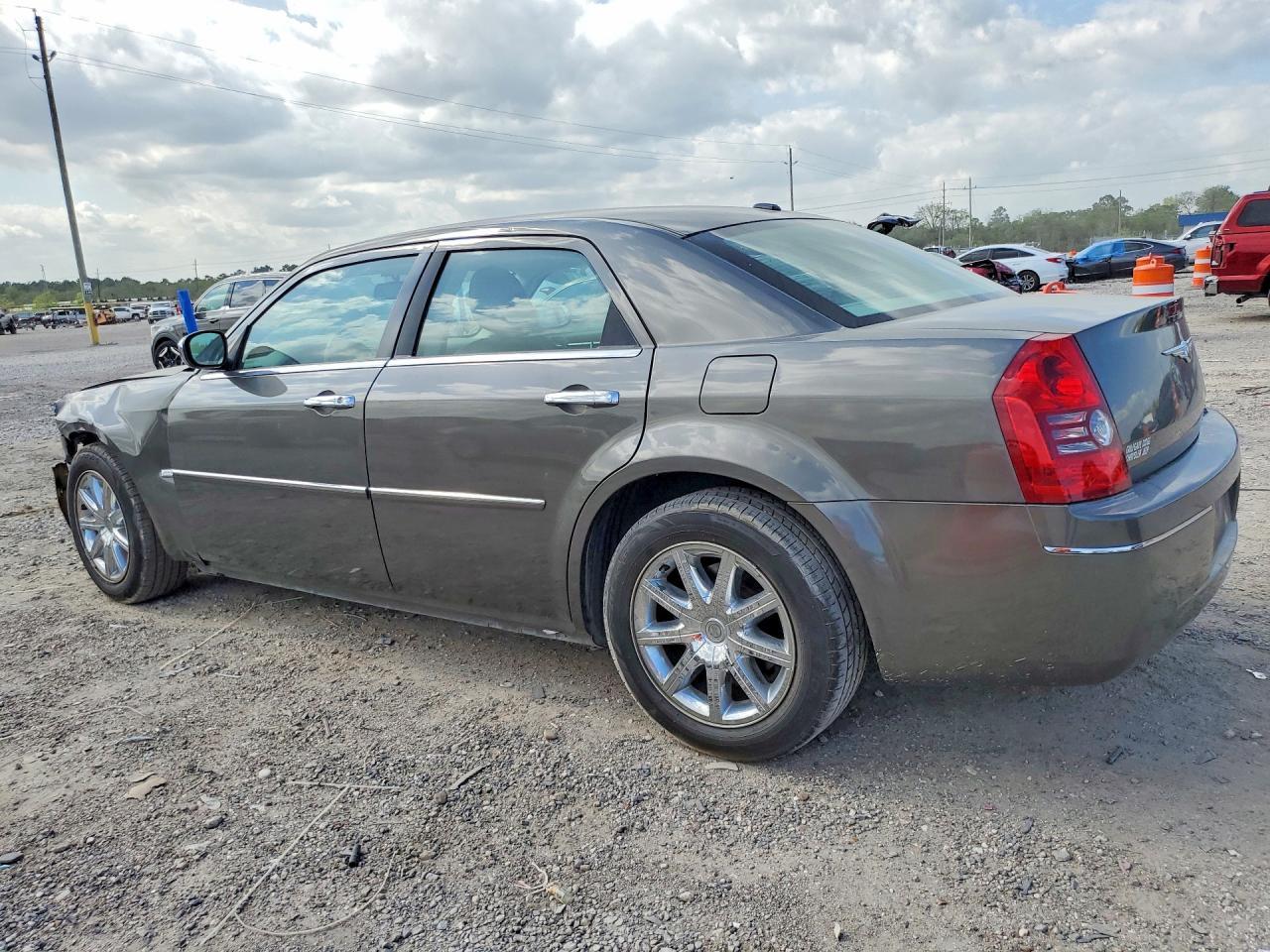 2010 CHRYSLER 300