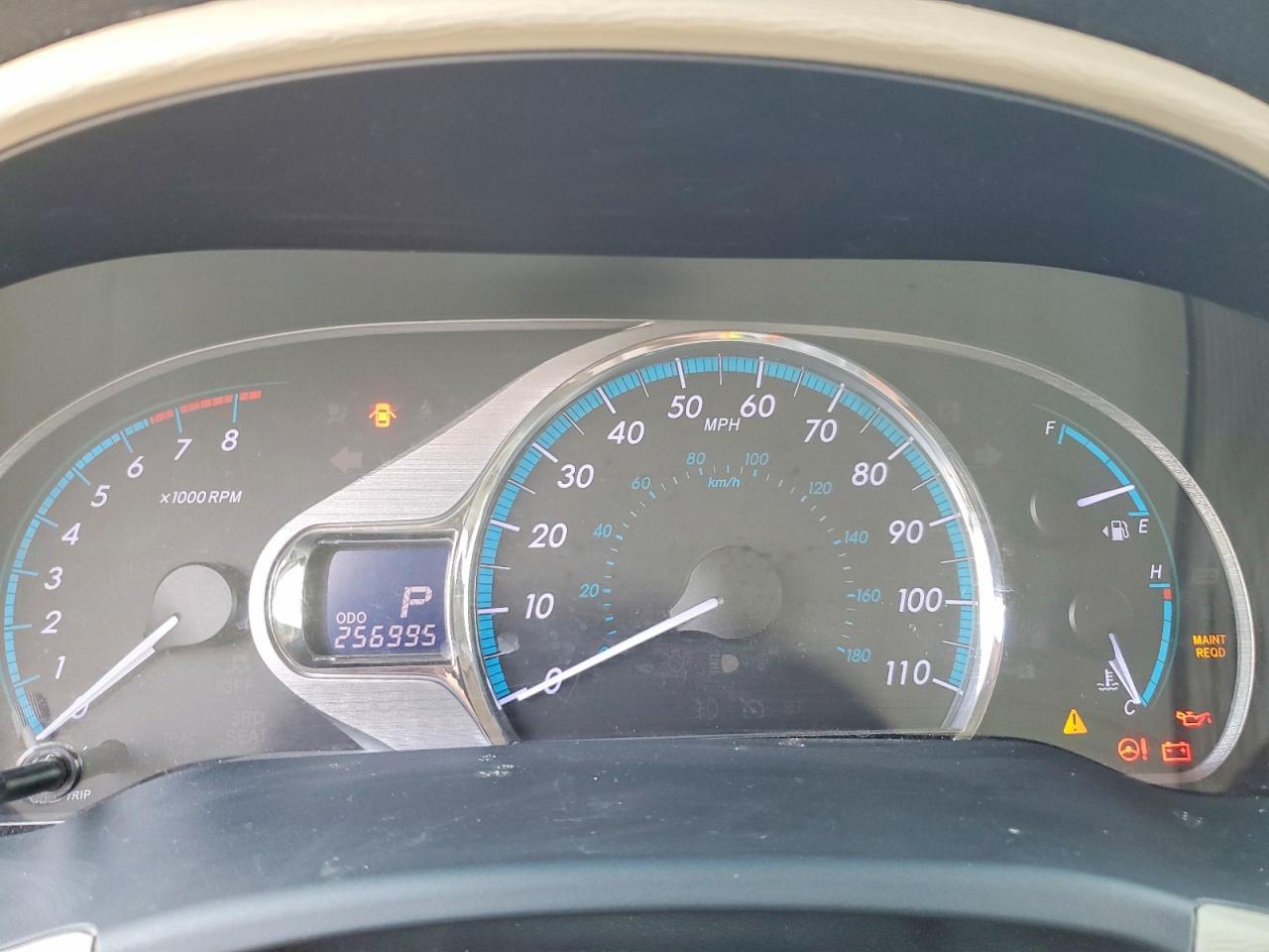 2011 TOYOTA SIENNA