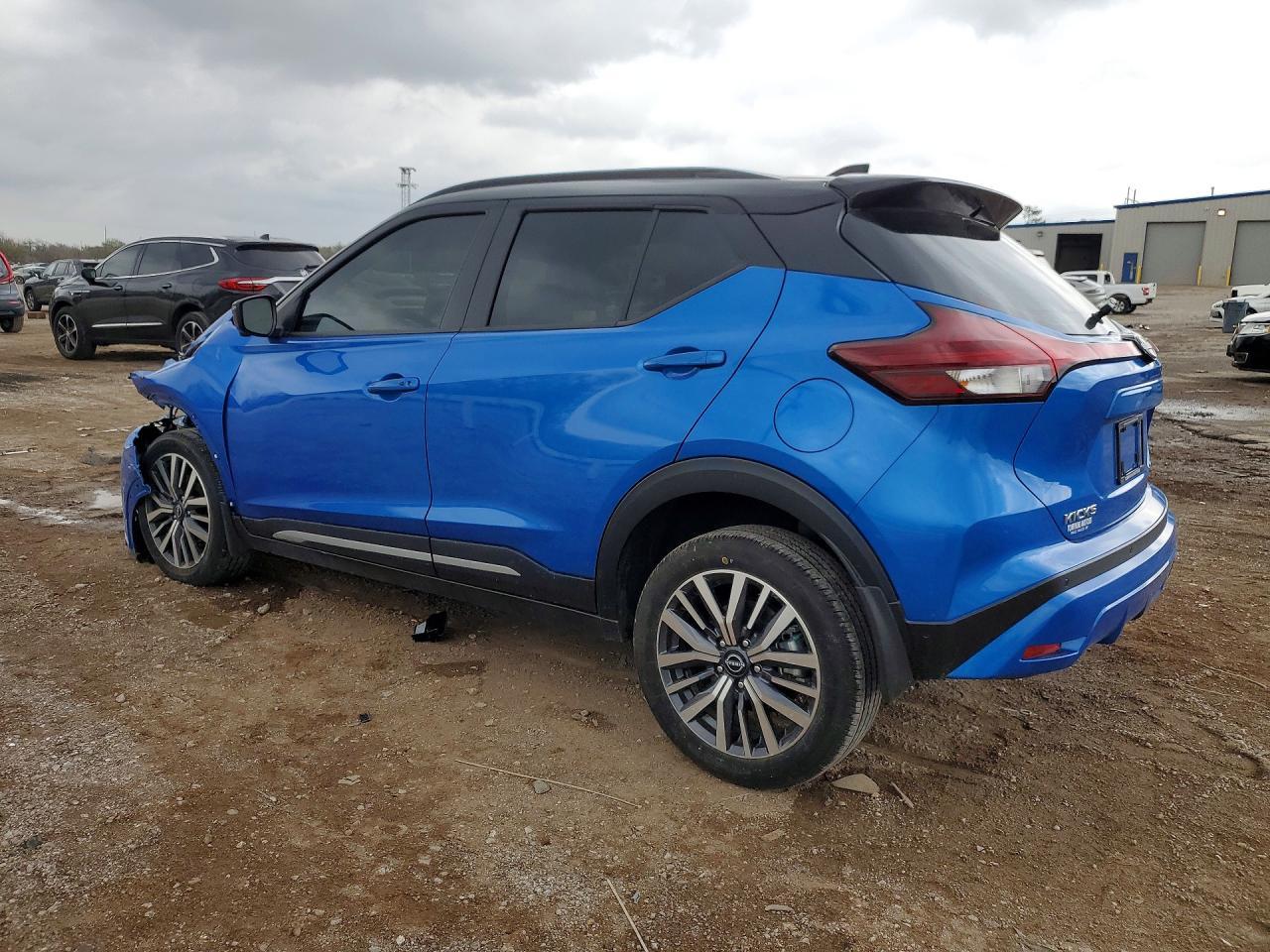 2024 NISSAN KICKS