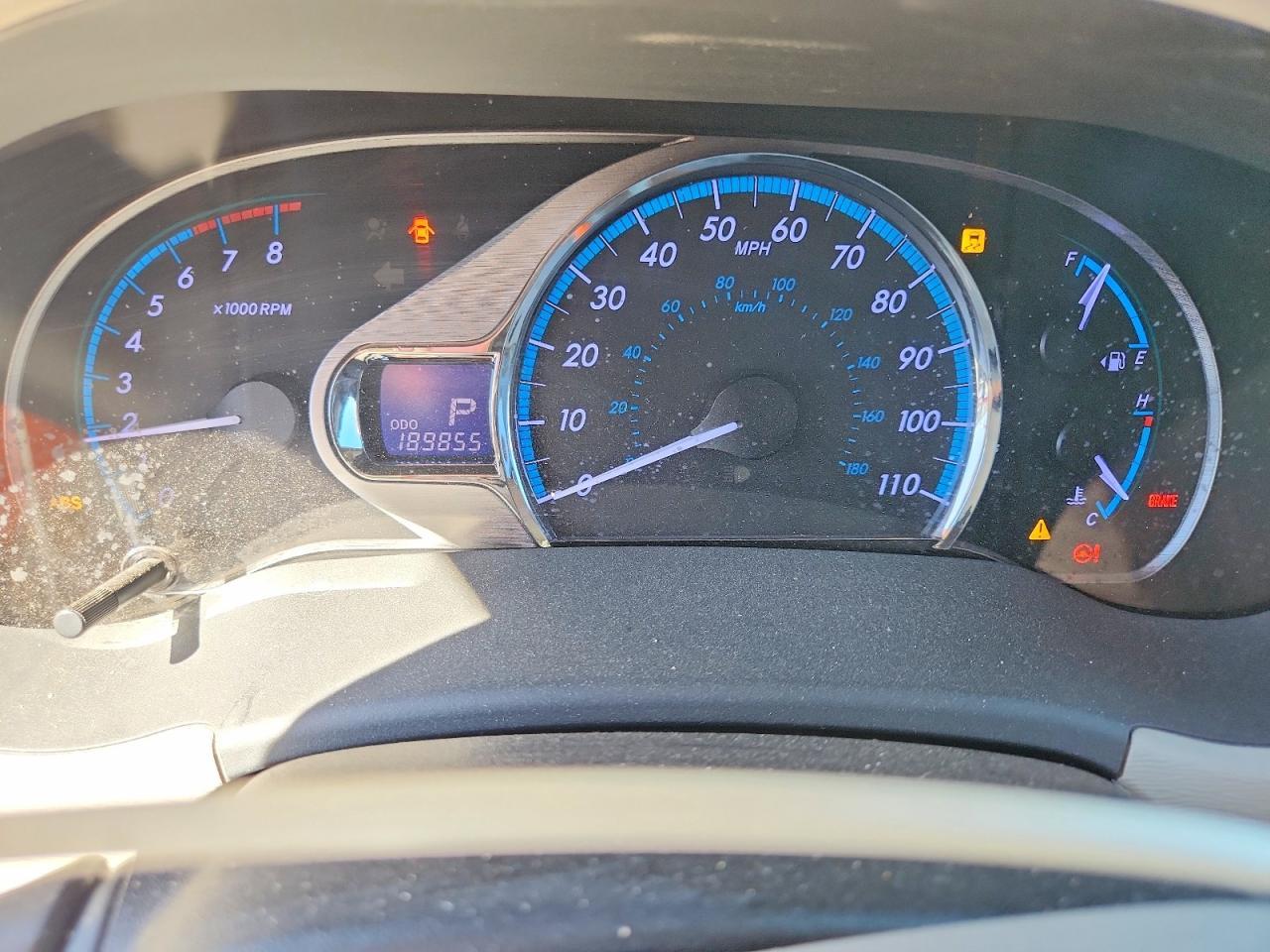 2011 TOYOTA SIENNA