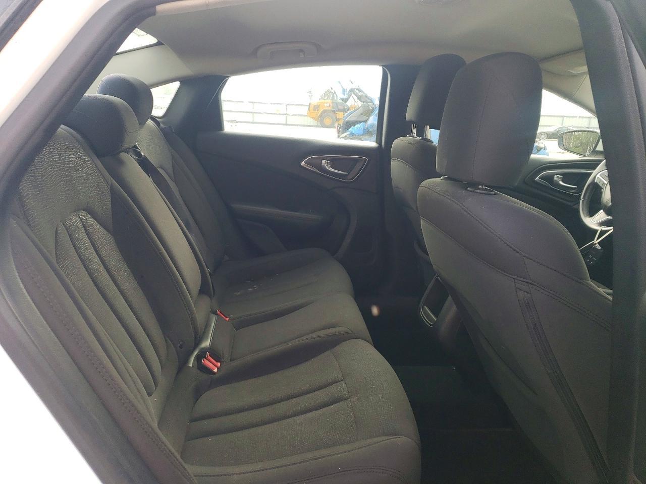 2015 CHRYSLER 200