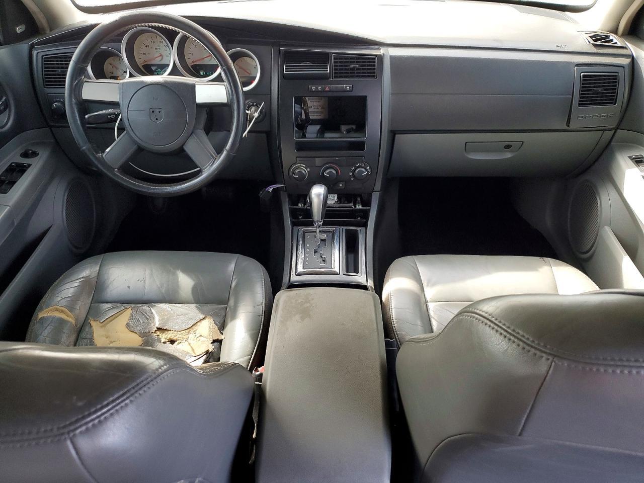 2005 DODGE MAGNUM