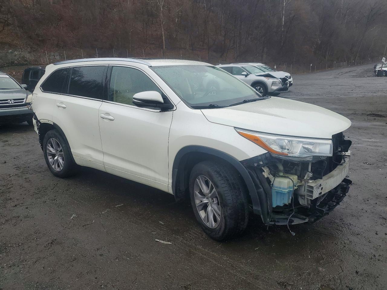 2015 TOYOTA HIGHLANDER