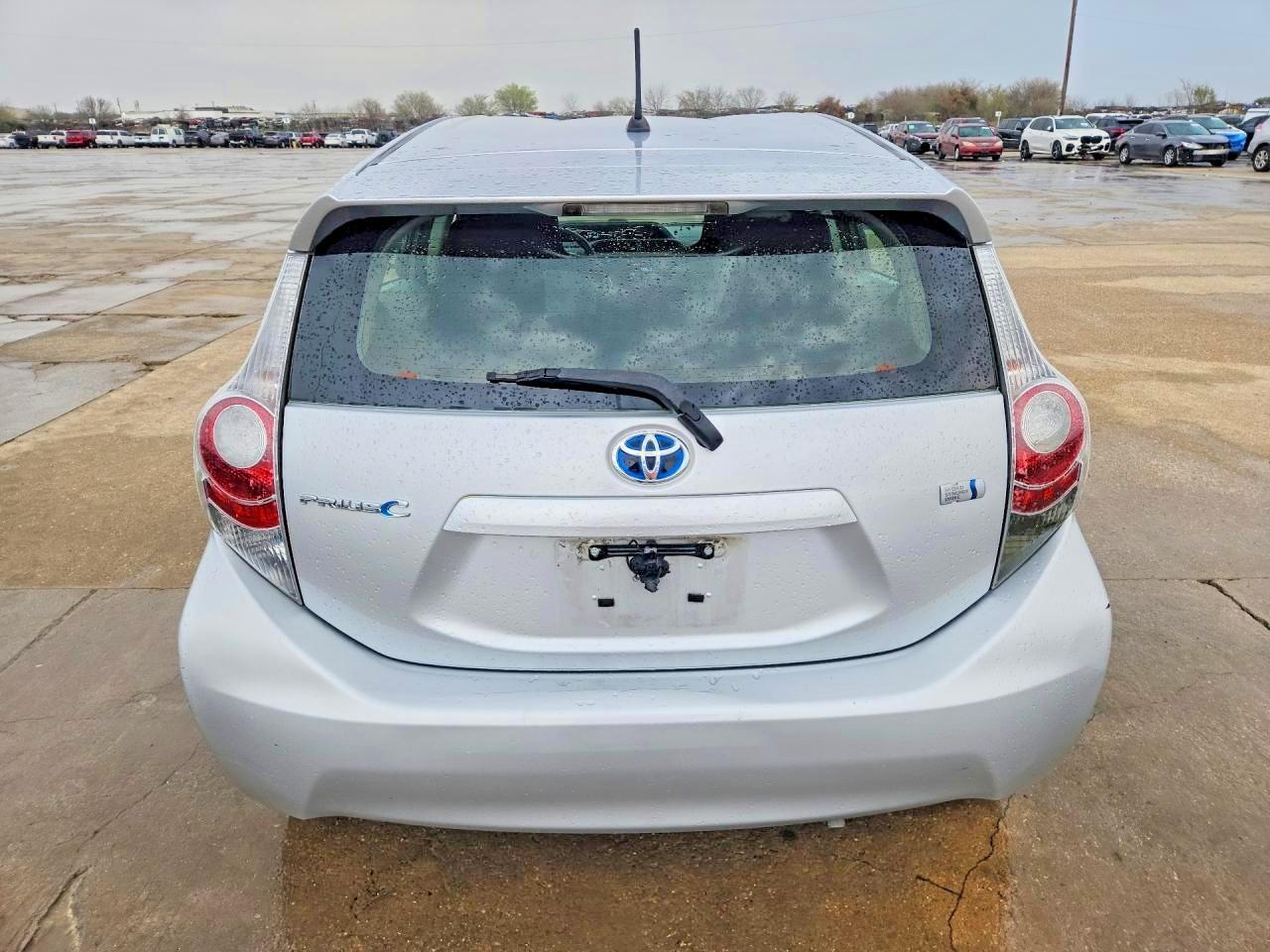 2014 TOYOTA Prius c