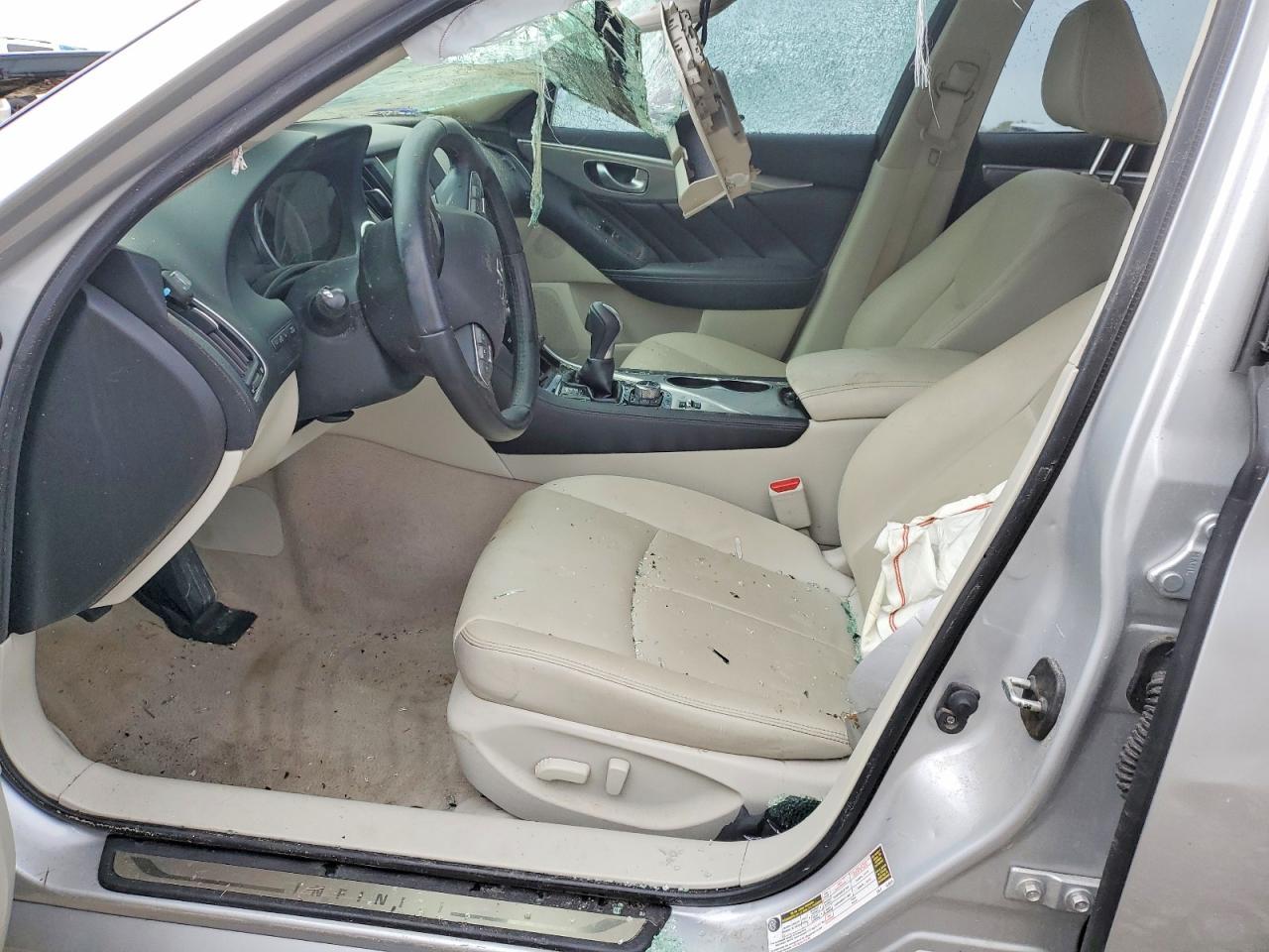 2015 INFINITI Q50