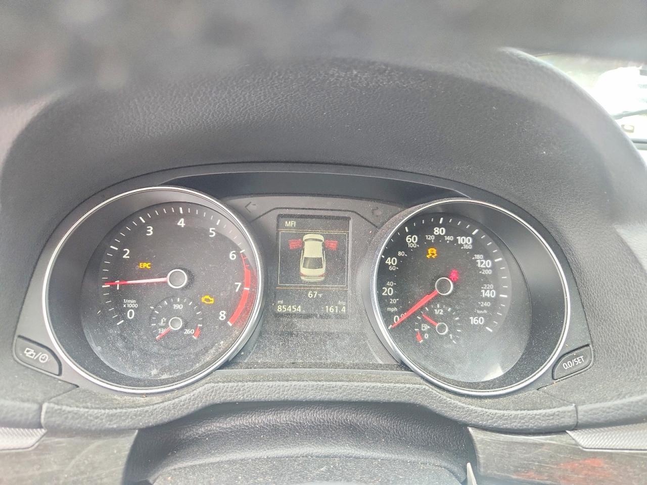 2017 VOLKSWAGEN Passat