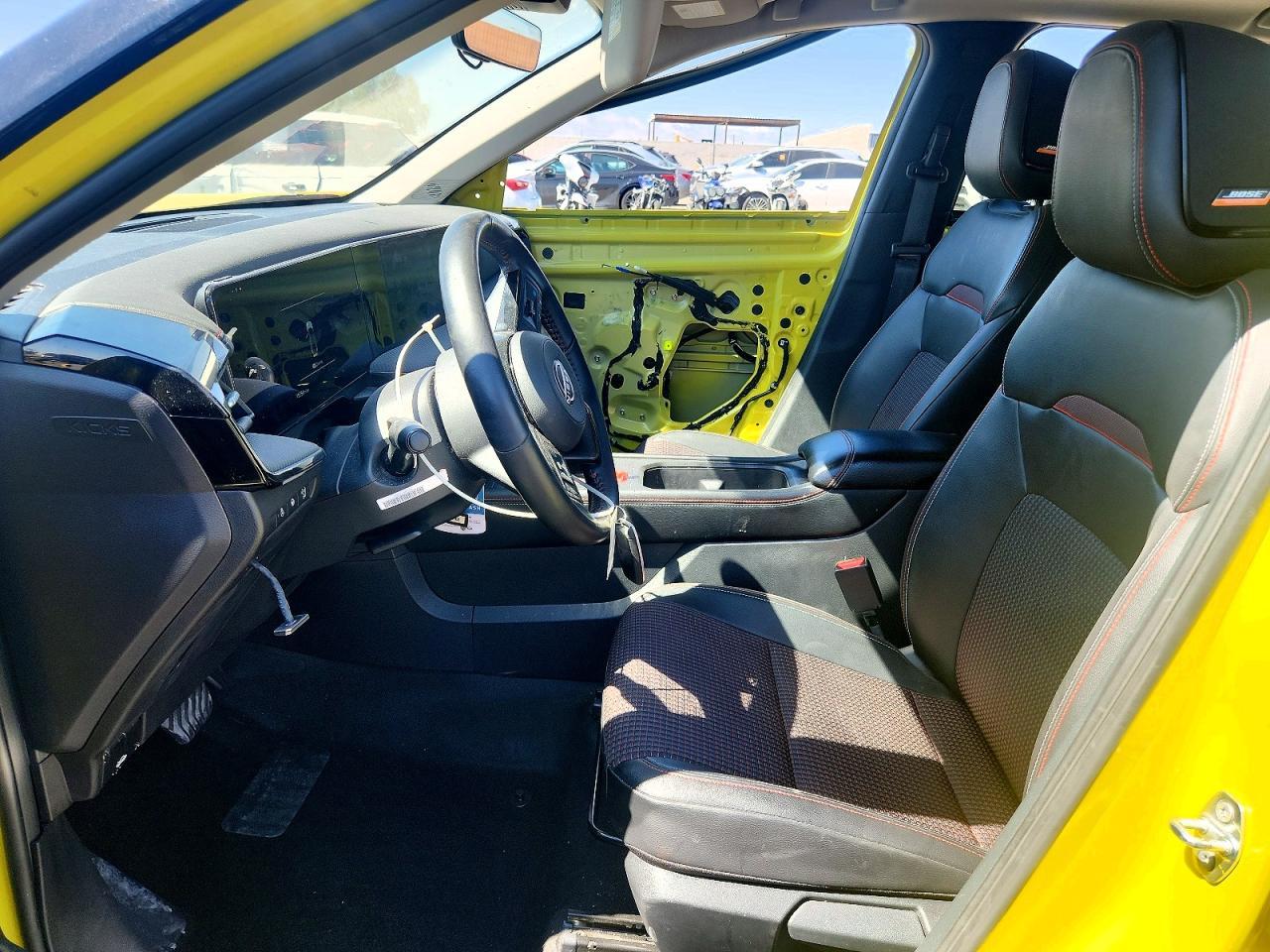 2025 NISSAN KICKS
