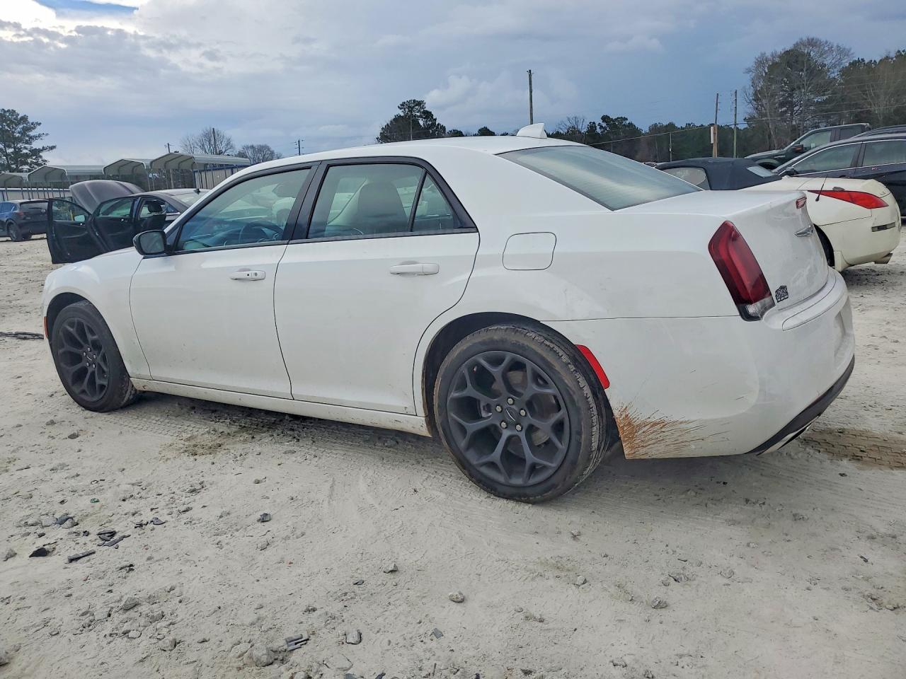 2019 CHRYSLER 300