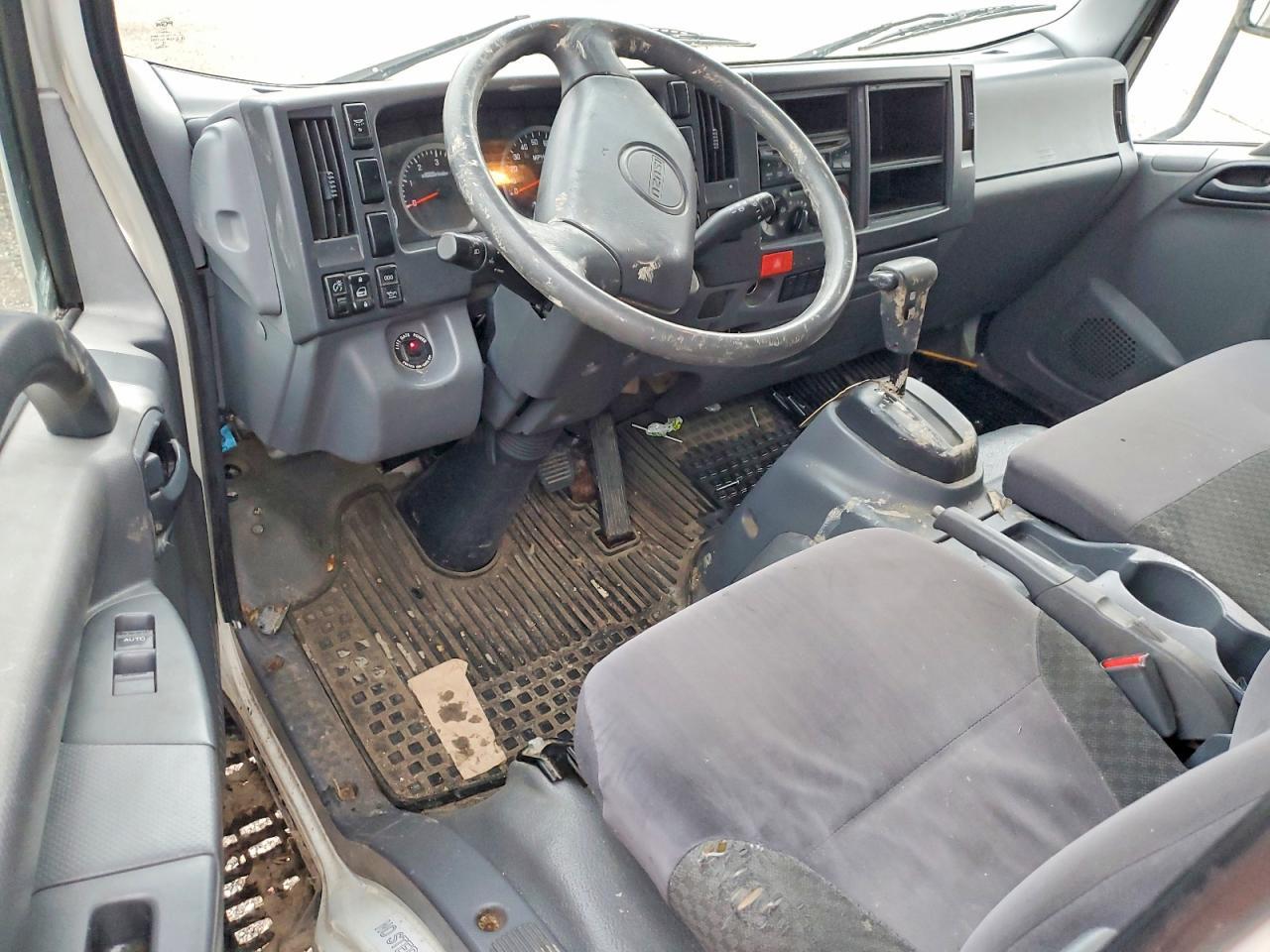 2014 ISUZU NPR